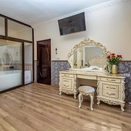 Zira Residence - Authentic Rooms In Old Town-3